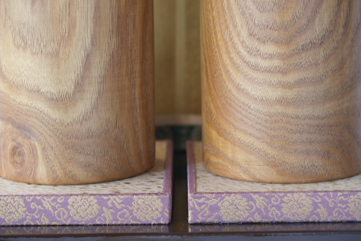 Refined Elegance (Kōga) 興雅 by Shozan Shido 志形尚山 (1932-1995) | Emperial Couple | 31 cm and 34,5 cm