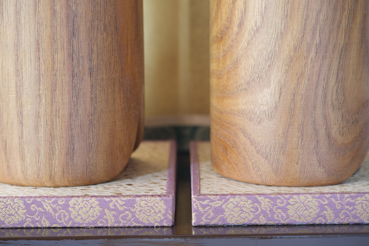Refined Elegance (Kōga) 興雅 by Shozan Shido 志形尚山 (1932-1995) | Emperial Couple | 31 cm and 34,5 cm