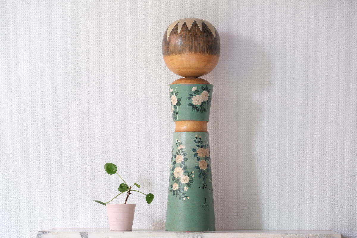 Kokeshi Art by Kurasawa Toshie 倉澤敏恵 (1935-2011) | 48,5 cm