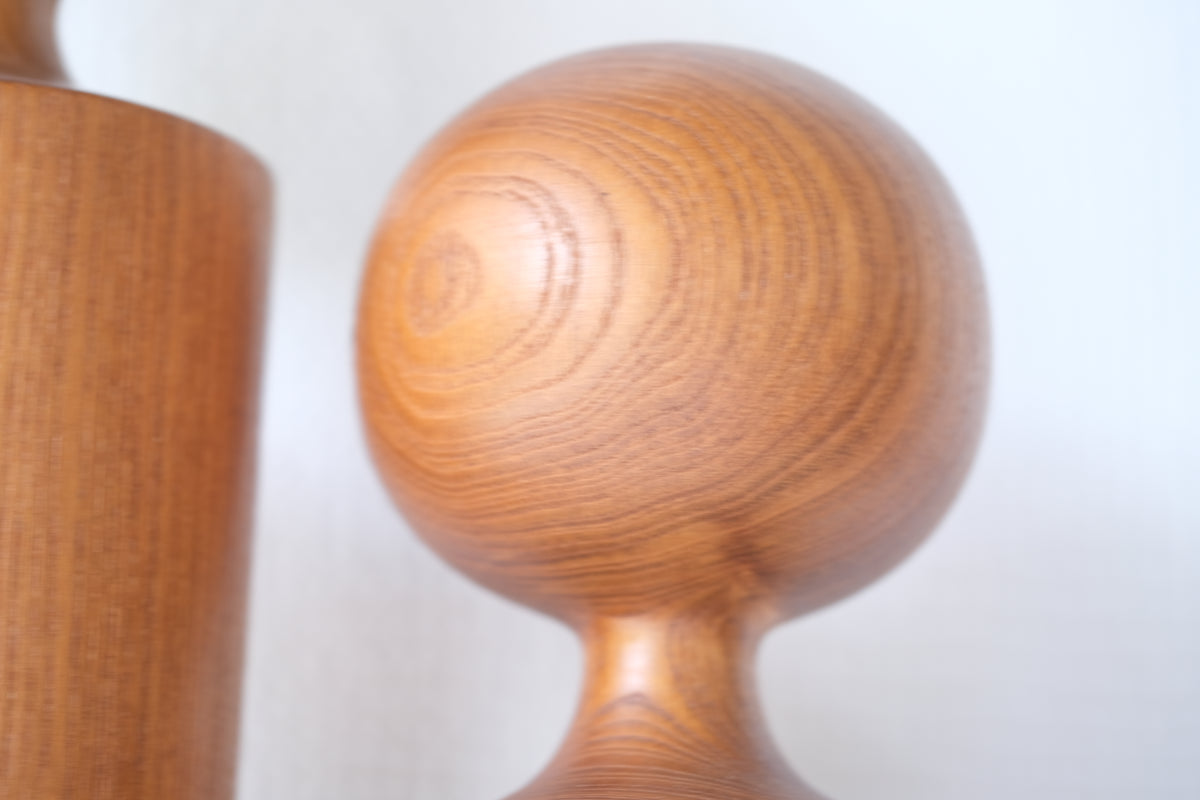 Kokeshi Art by Sansaku Sekiguchi 関口 三作 (1925-2018) | 65 cm and 67,5 cm