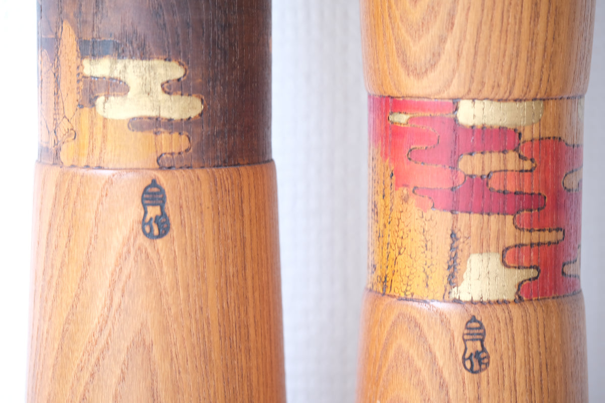 Kokeshi Art by Sansaku Sekiguchi 関口 三作 (1925-2018) | 65 cm and 67,5 cm