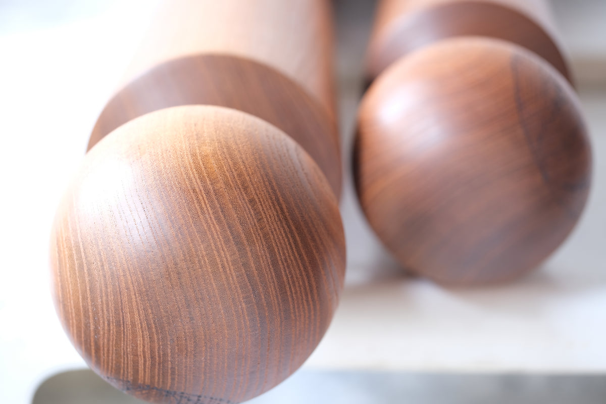 Kokeshi Art by Sansaku Sekiguchi 関口 三作 (1925-2018) | 65 cm and 67,5 cm