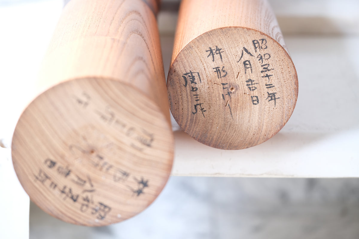 Kokeshi Art by Sansaku Sekiguchi 関口 三作 (1925-2018) | 65 cm and 67,5 cm