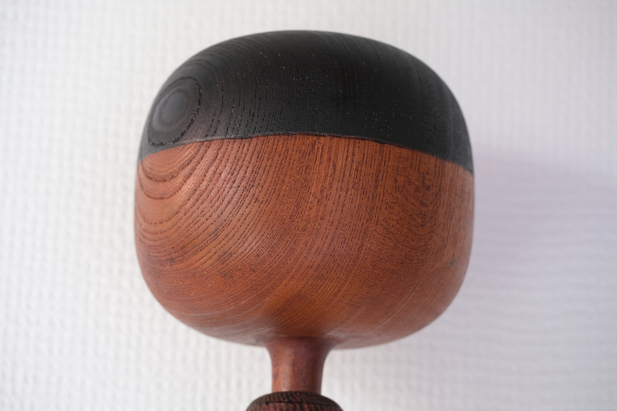 Boy (Warabe) わらべ Kokeshi Art by Shozan Shido 志形尚山 (1932-1995) | Dated: 1976 | 58,5 cm
