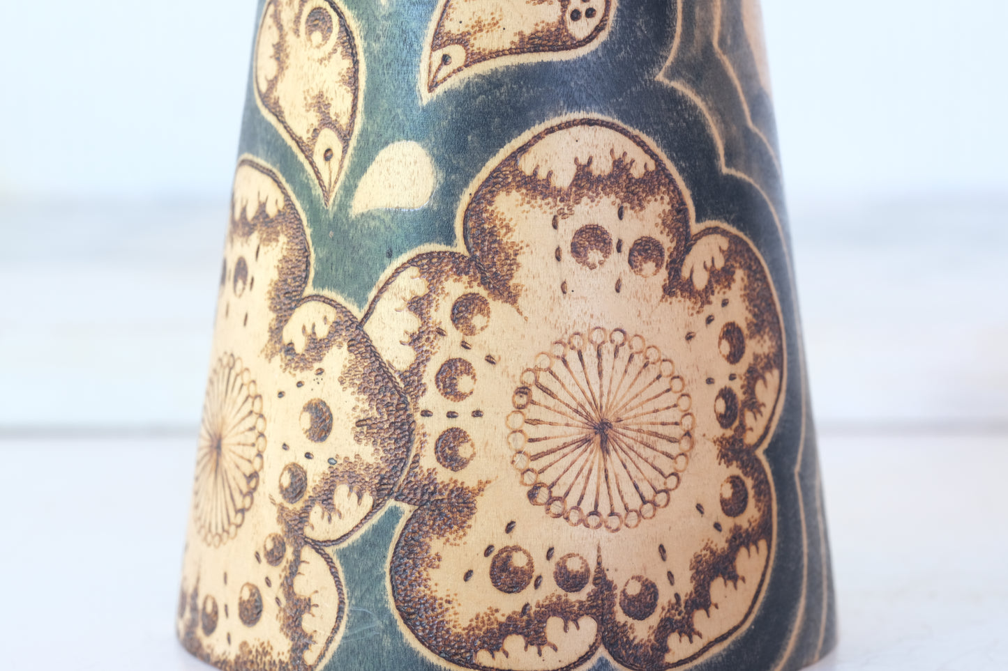 Flower Girl (Hana Otome) 花乙女 by Watanabe Yuji 渡辺雄二 (1951-)