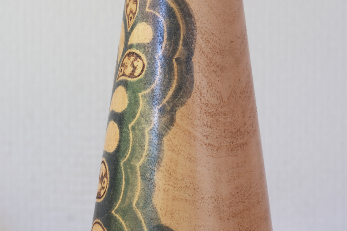 Flower Girl (Hana Otome) 花乙女 by Watanabe Yuji 渡辺雄二 (1951-)