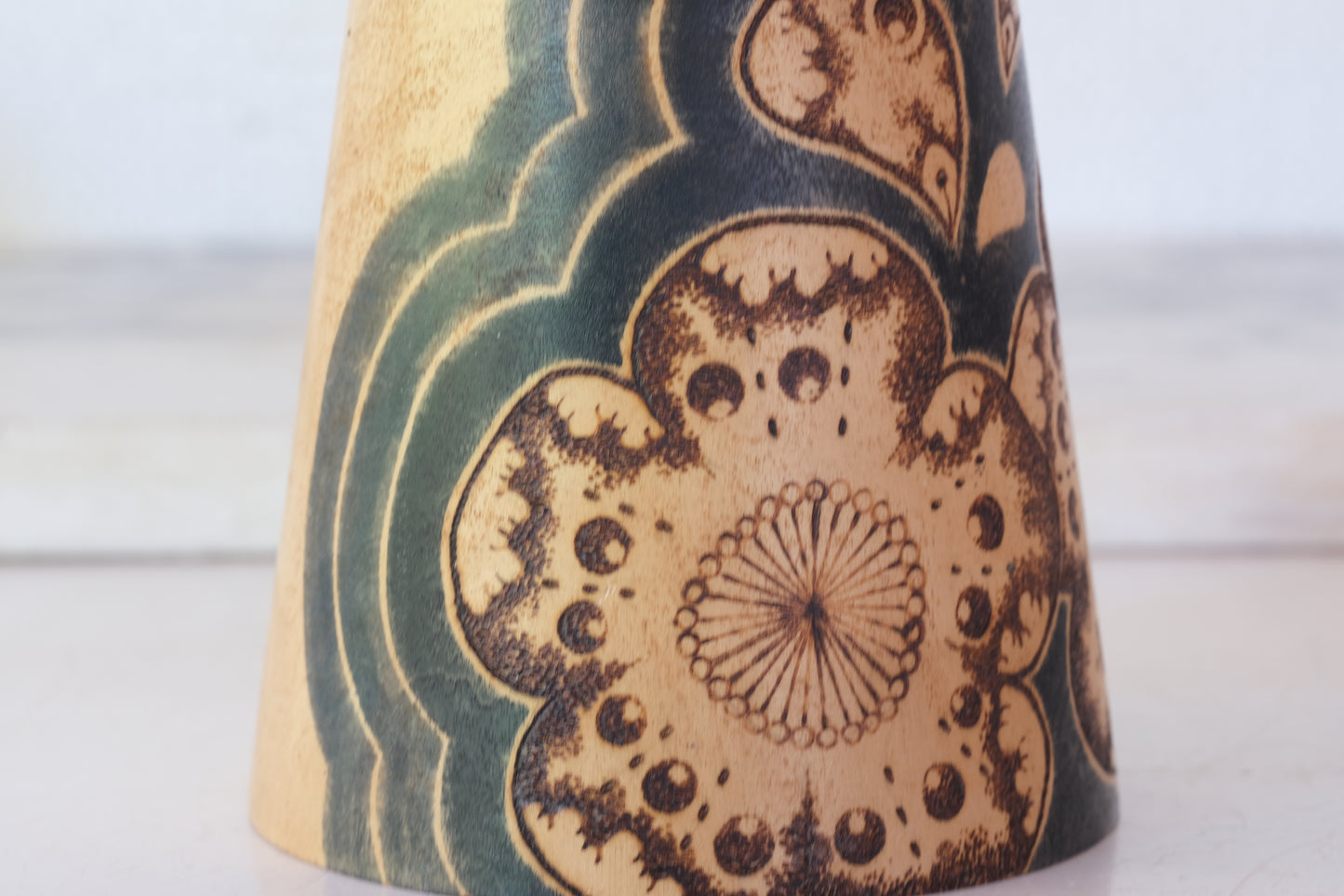 Flower Girl (Hana Otome) 花乙女 by Watanabe Yuji 渡辺雄二 (1951-)