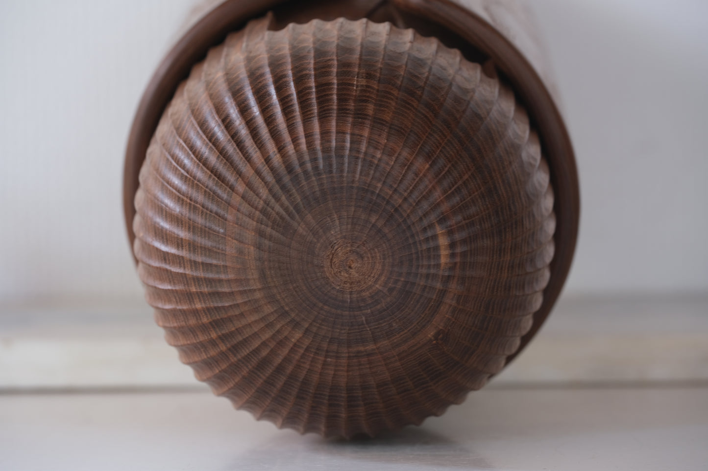 Machiharu - Waiting For Spring (Taishun) 待春 by Shozan Shido 志形尚山 (1932-1995)