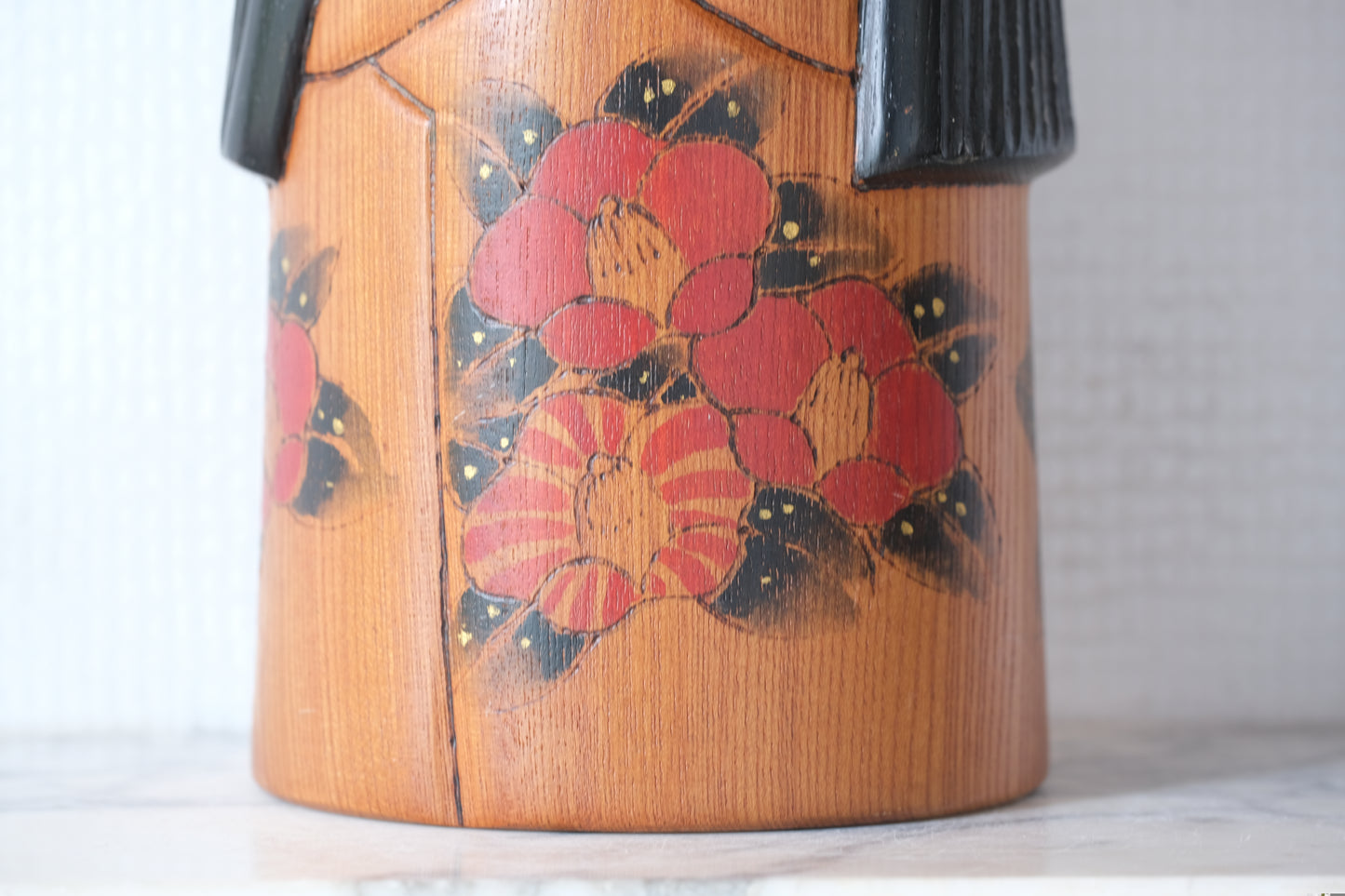 Camellia Mountain (Tsubakiyama) 椿山 by Kato Tatsuo 加藤龍雄 (1940-) | 29 cm
