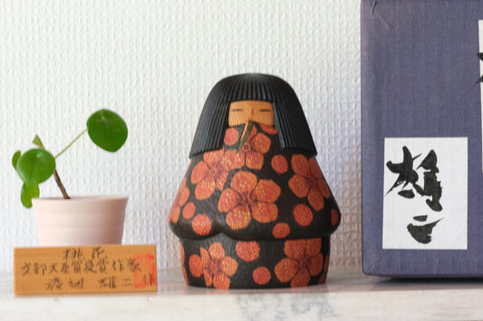 Peach Blossom (Momoka) 桃花 by Watanabe Yuji 渡辺雄二 (1951-)