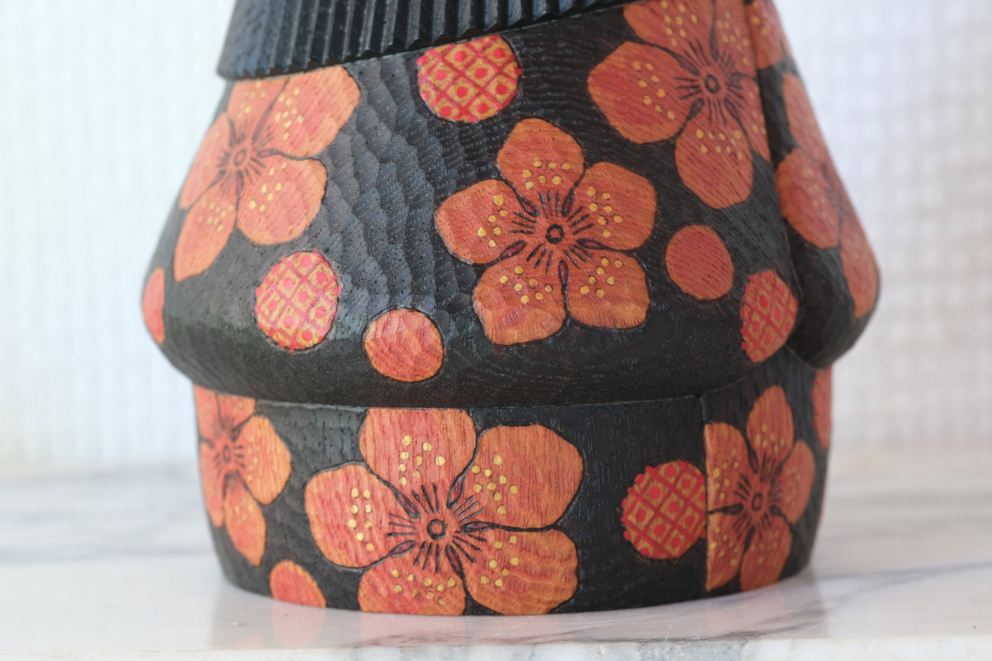 Peach Blossom (Momoka) 桃花 by Watanabe Yuji 渡辺雄二 (1951-)