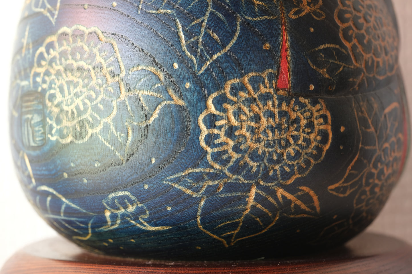 Kokeshi Art by Sansaku Sekiguchi 関口 三作 (1925-2018) with Hydrangea Flowers