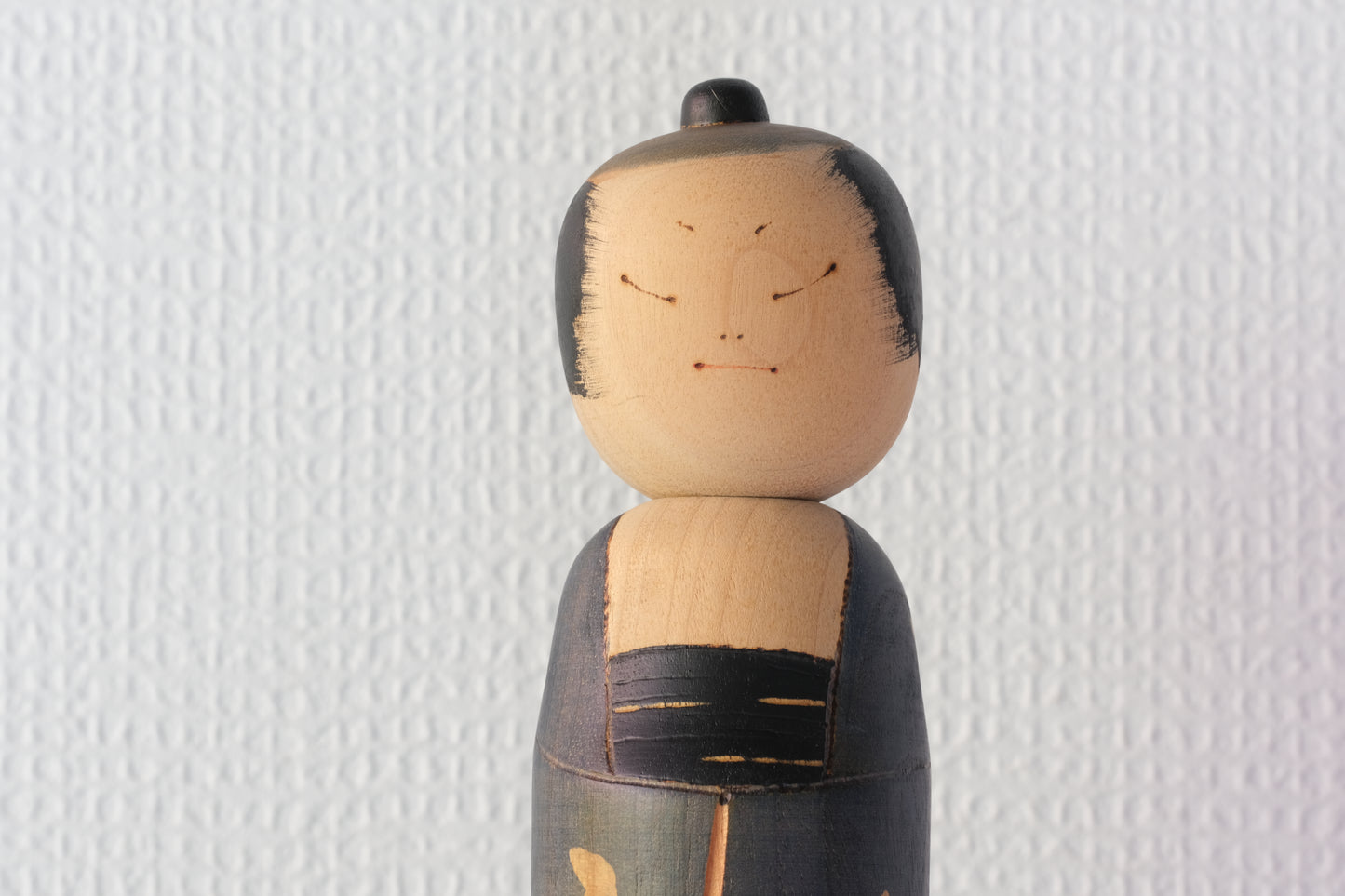Refined Elegance (Iki) 粋 by Sansaku Sekiguchi 関口 三作 (1925-2018) | 38 cm