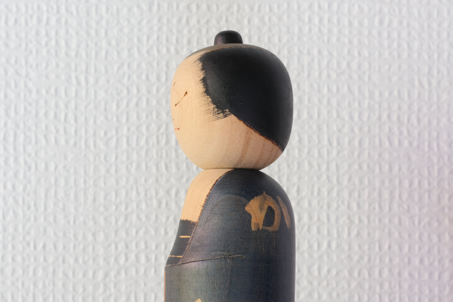 Refined Elegance (Iki) 粋 by Sansaku Sekiguchi 関口 三作 (1925-2018) | 38 cm
